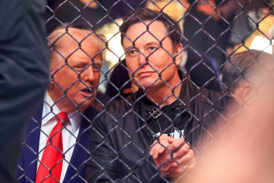 Elon Musk gikk hardt ut mot en budsjettavtale og fikk med seg Donald Trump på laget. Det kan føre til nedstening av det amerikanske statsapparatet. Elon Musk gikk hardt ut mot en budsjettavtale og fikk med seg Donald Trump på laget. Det kan føre til nedstening av det amerikanske statsapparatet.