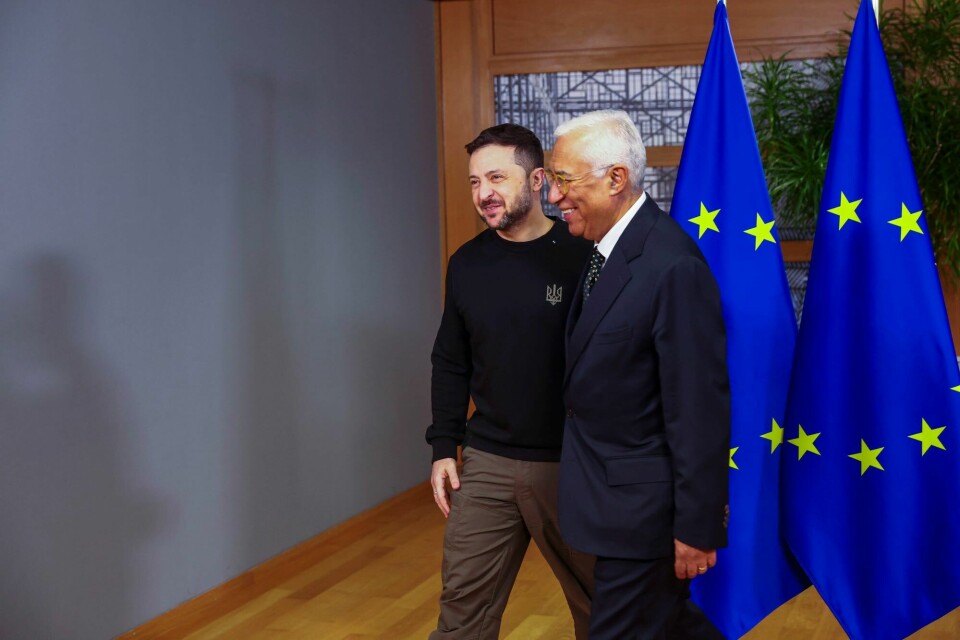 EU-president Antonio Costa (til høyre) sammen med Ukrainas president i Brussel torsdag. EU-president Antonio Costa (til høyre) sammen med Ukrainas president i Brussel torsdag.
