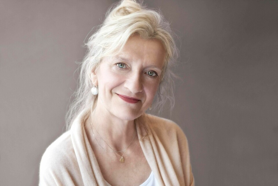 Elizabeth Strout har skrevet fire bøker om Lucy Barton og to om Olive Kitteridge. Amy og Isabelle er debutboka hennes. Elizabeth Strout har skrevet fire bøker om Lucy Barton. Den siste heter «Lucy ved havet».