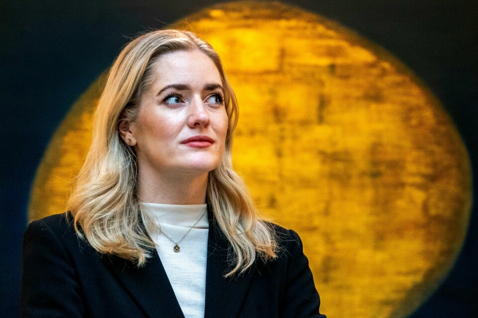 Kravene til norskferdigheter for å få oppholdstillatelse bør skjerpes, mener justis- og beredskapsminister Emilie Enger Mehl (Sp). Kravene til norskferdigheter for å få oppholdstillatelse bør skjerpes, mener justis- og beredskapsminister Emilie Enger Mehl (Sp). Foto: Gorm Kallestad / NTB