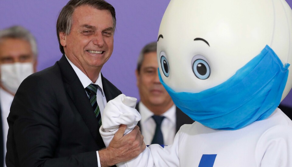 Brasils president Jair Bolsonaro er innlagt på sykehus med magesmerter. Brasils president Jair Bolsonaro er innlagt på sykehus med tarmproblemer. Foto: AP / NTB