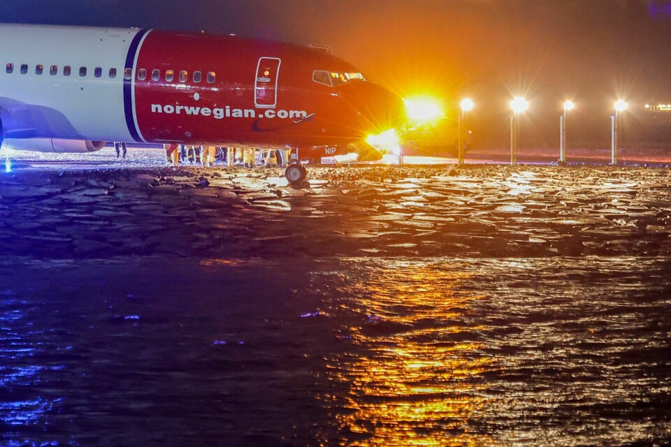 Et Norwegian-fly med 171 om bord kjørte utenfor rullebanen på Molde lufthavn torsdag kveld. Et Norwegian-fly med 171 om bord kjørte utenfor rullebanen på Molde lufthavn torsdag kveld.
