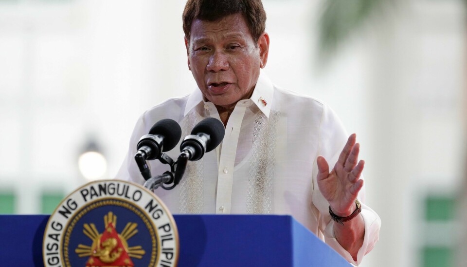President Rodrigo Duterte på Filippinene har beordret at uvaksinerte som trosser ordre om å holde seg hjemme, vil bli arresterte. President Rodrigo Duterte på Filippinene har beordret at uvaksinerte som trosser ordre om å holde seg hjemme, vil bli arresterte. Arkivfoto: Aaron Favila / AP / NTB