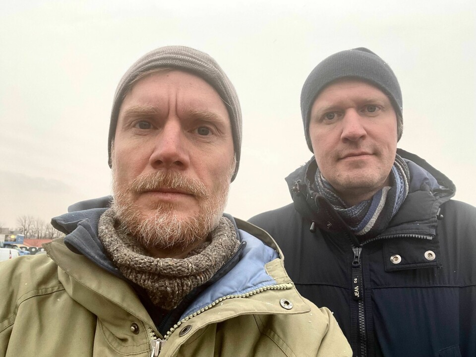 VED GRENSA: Dagsavisens Jens Marius Sæther og Sturla Smári Hanssen. VED GRENSA: Dagsavisens Jens Marius Sæther og Sturla Smári Hanssen.