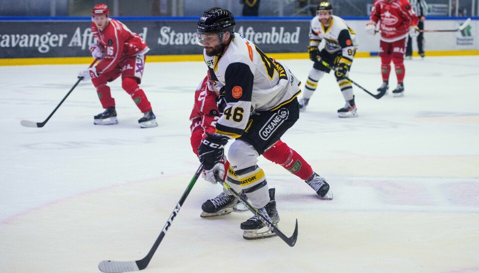Dan Kissel scoret og la opp til vinnermålet da Stavanger Oilers slo Stjernen i DNB arena tirsdag. Dan Kissel i aksjon under toppkampen mellom Stavanger Oilers og Stjernen. Foto: Carina Johansen / NTB