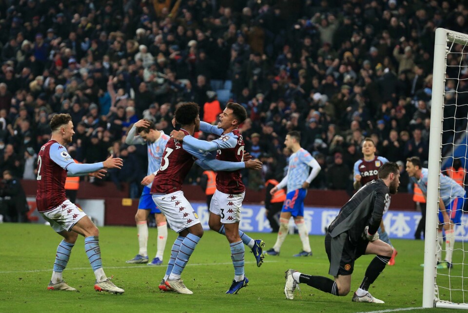 Philippe Coutinho var tilbake i Premier League for første gang etter at han forlot Liverpool, og hindret Manchester United å ta alle poengene med sin utligning til 2-2. Philippe Coutinho var tilbake i Premier League for første gang etter at han forlot Liverpool, og hindret Manchester United å ta alle poengene med sin utligning til 2-2.