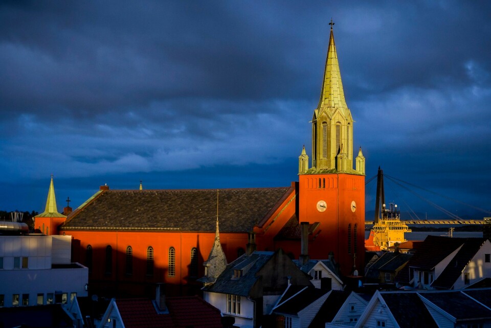 Biskopene i Den norske kirke og Norges Kristne Råd oppfordrer alle kirkesamfunn som har kirkeklokker til å ringe klokkene for Ukraina søndag 13. mars klokken 13.00. Biskopene i Den norske kirke og Norges Kristne Råd oppfordrer alle kirkesamfunn som har kirkeklokker til å ringe klokkene for Ukraina søndag 13. mars klokken 13.00.