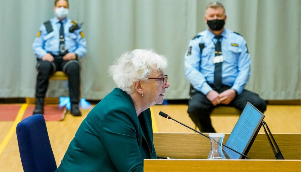 Psykiater Randi Rosenqvist under andre dag av rettssaken der den terrordømte massemorderen begjærer seg prøveløslatt. Hun va glassklar i sin risikovurdering: terroristen er farlig og bør ikke prøveløslates. Saken behandles av Telemark tingrett, men foregår fysisk i en provisorisk rettssak i Skien fengsel. Psykiater Randi Rosenqvist under andre dag av rettssaken der terrordømte Anders Behring Breivik begjærer seg prøveløslatt.