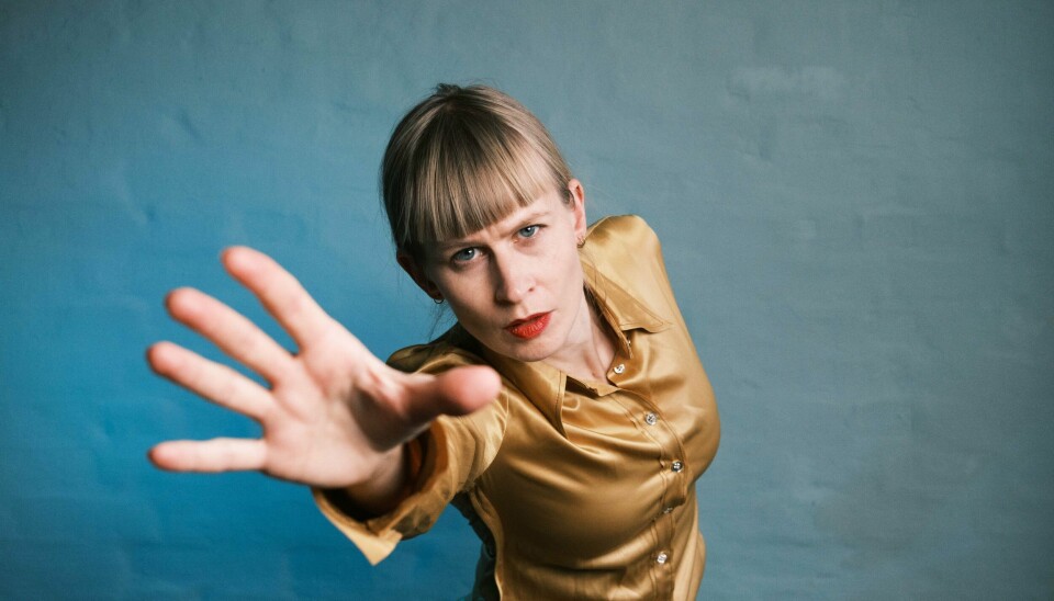 Jenny Hval er også artist, dette bildet er tatt i forbindelse med utgivelsen av albumet «Classic Objects», som hun ga ut tidligere i år. Jenny Hval