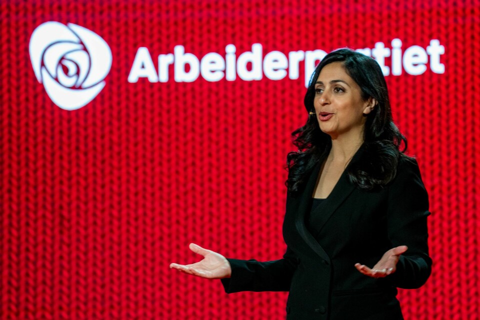 Regjeringen og arbeidsminister Hadia Tajik (Ap) reverserer brutale kutt. .