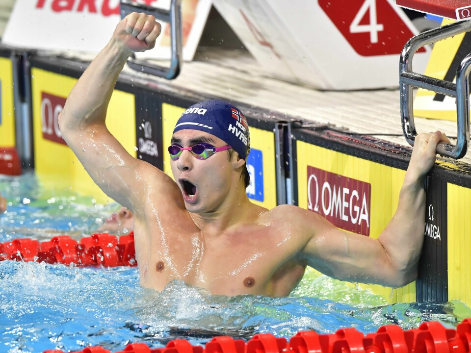 Tomoe Zenimoto Hvas får ikke svømme VM i mai. Tomoe Zenimoto Hvas tok sølv på 100 meter medley under svømme-VM i Abu Dhabi. Mandag var han med på Norges lag som tok sjuendeplassen på 4 x 50 medley. Foto: Jonas Ekströmer/TT / NTB