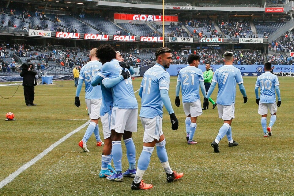 New York City feirer scoring i 4-1-seieren over CF Montréal. Før kampen heiste Ronny Deilas lag mesterbanneret for fjorårets MLS-tittel. New York City feirer scoring i 4-1-seieren over CF Montréal. Før kampen heiste Ronny Deilas lag mesterbanneret for fjorårets MLS-tittel. Foto: Eduardo Munoz Alvarez, AP / NTB