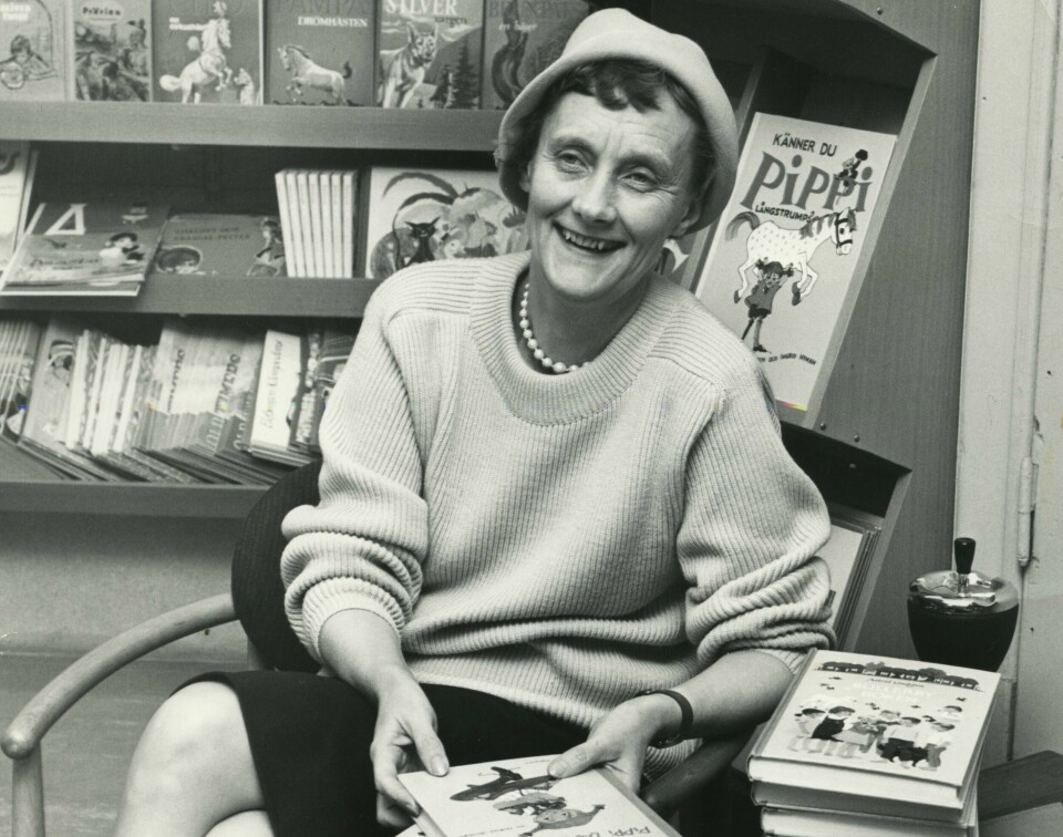 Det er 20 år siden forfatteren Astrid Lindgren, som skrev noen av verdens best leste og kjente barnebøker om Pippi Langstrømpe og Emil i Lønneberget, døde. Forfatter med bøker.