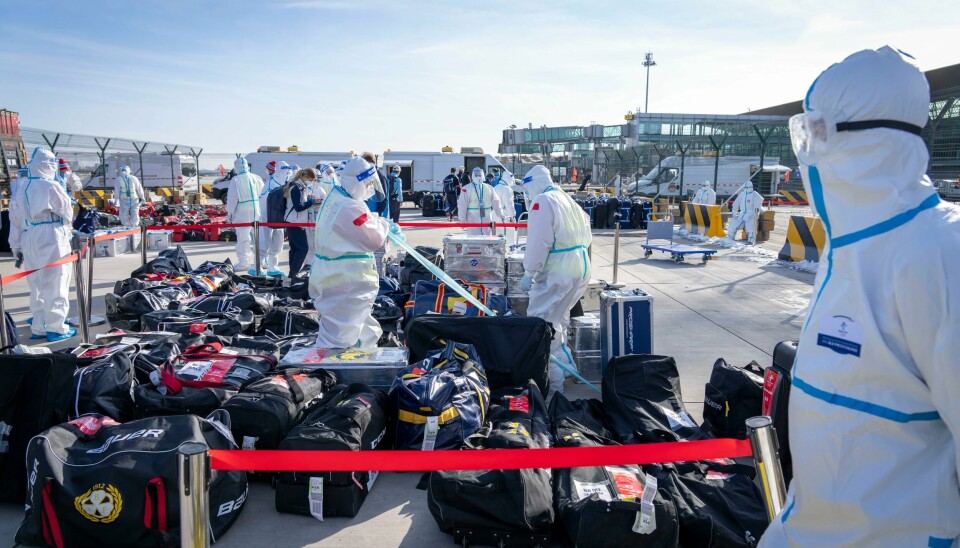 Det var kaotiske tilstander for norske, danske og svenske OL-utøvere, støtteapparat, trenere og presse ved bagasjeutleveringen ute på flyplassen i Beijing fredag. Det var kaotiske tilstander for norske, danske og svenske OL-utøvere, støtteapparat, trenere og presse ved bagasjeutleveringen ute på flyplassen i Beijing fredag. Foto: Heiko Junge / NTB