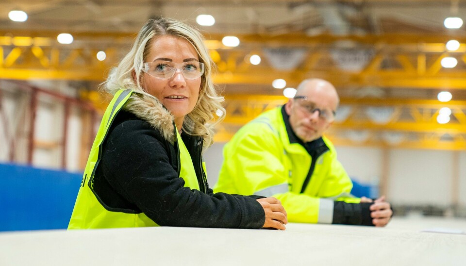 Landbruksminister Sandra Borch (Sp) er koronasmittet. Her fra et besøk hos Moelven Industrier tidligere i år. Landbruksminister Sandra Borch (Sp) er koronasmittet. Her fra et besøk hos Moelven Industrier tidligere i år. Foto: Håkon Mosvold Larsen / NTB
