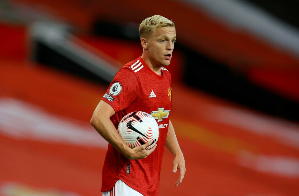 Donny van de Beek sliter med spilletiden i Manchester United, men blir værende i Ole Gunnar Solskjærs lag i høst. Donny van de Beek sliter med spilletiden i Manchester United, men blir værende i Ole Gunnar Solskjærs lag i høst. Foto: Richard Heathcote / Pool via AP / NTB