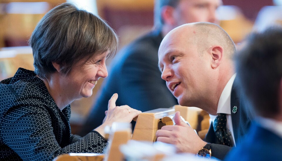 Trygve Slagsvold Vedum og Kjersti Toppe i Stortinget før de ble regjeringsmedlemmer. Kjersti Toppe trur ikkje at Trygve Slagsvold Vedum vil nekte å gå i regjeringsforhandlingar med SV. Foto: Terje Pedersen / NTB / NPK