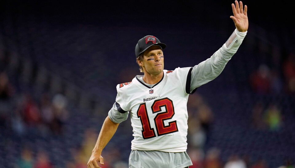 Tom Brady legger opp. Tom Brady sier han fortsatt ikke har bestemt seg for når han vil legge opp. Foto: AP / Matt Patterson / NTB.