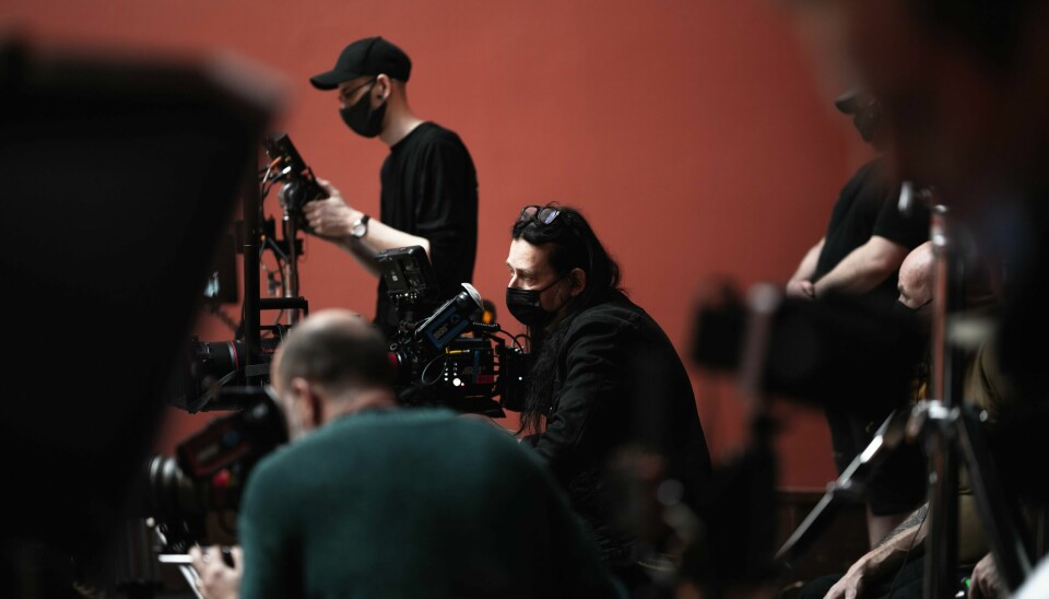 Jonas Åkerstrøm har regissert verdensstjerner som Beyoncé og Metallica. Nå lager han dansefilm av norske Nagelhus Schia Productions' «DuEls» i Vigelandmuseet. Jonas Åkerstrøm har regissert verdensstjerner som Beyoncé og Metallica. Nå lager han dansefilm av norske Nagelhus Schia Productions' «DuEls» i Vigelandmuseet.