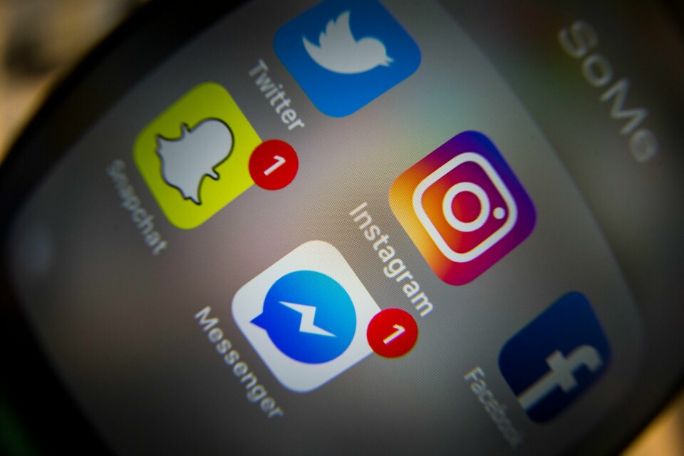 Flere unge mener det ikke er noen «big deal» å dele nakenbilder, ifølge en rapport fra Redd Barna. Meta advarer om at de kan komme til å måtte stenge Facebook og Instagram i Europa om de ikke får lagre data fra europeiske brukere på servere i USA.Foto: Håkon Mosvold Larsen / NTB