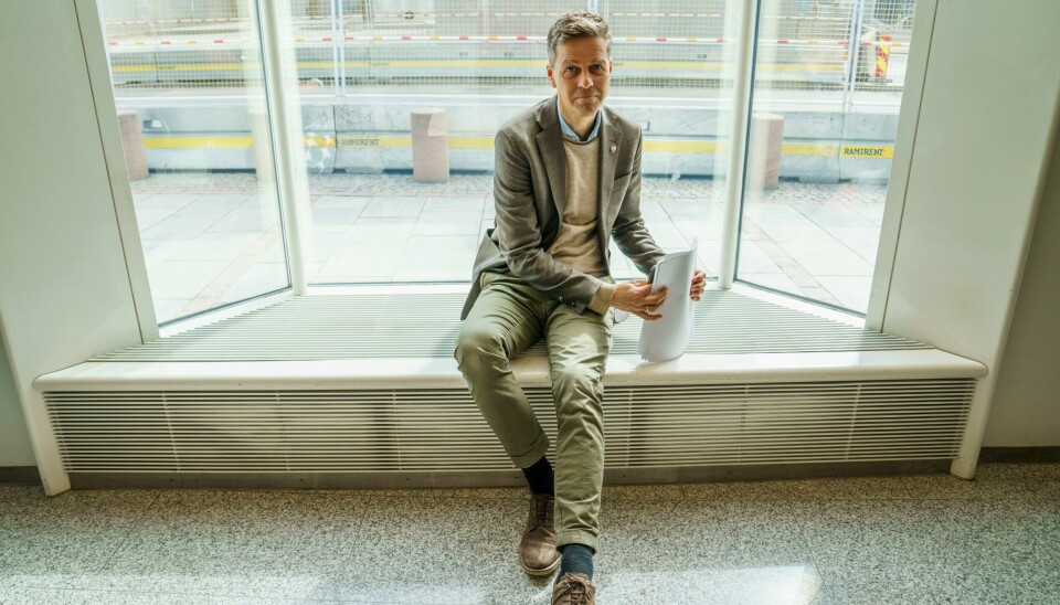 Knut Arild Hareide (KrF) var samferdselsminister i den borgerlige regjeringen. Samferdselsminister Knut Arild Hareide (KrF) er klar med regjeringens plan for halvering av ferjetakstene innen 2025. Regjeringen setter av 120 millioner kroner til ferjesambandene i revidert nasjonalbudsjett for å sikre en reduksjon i takstene på 10 prosent allerede 2. halvår i år. Foto: Torstein Bøe / NTB