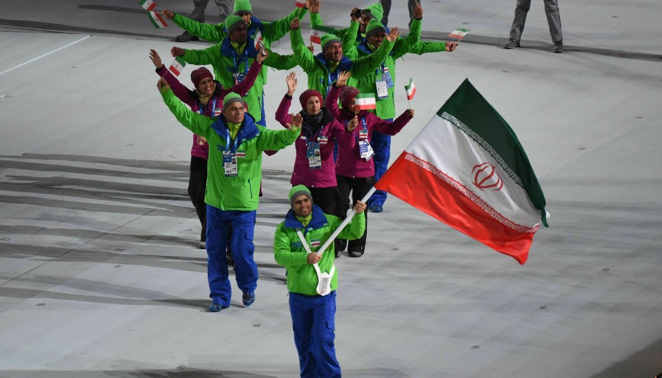 Hossein Saveh-Shemshaki var flaggbærer for Iran under åpningsseremonien. Hossein Saveh-Shemshaki var flaggbærer for Iran under åpningsseremonien.
