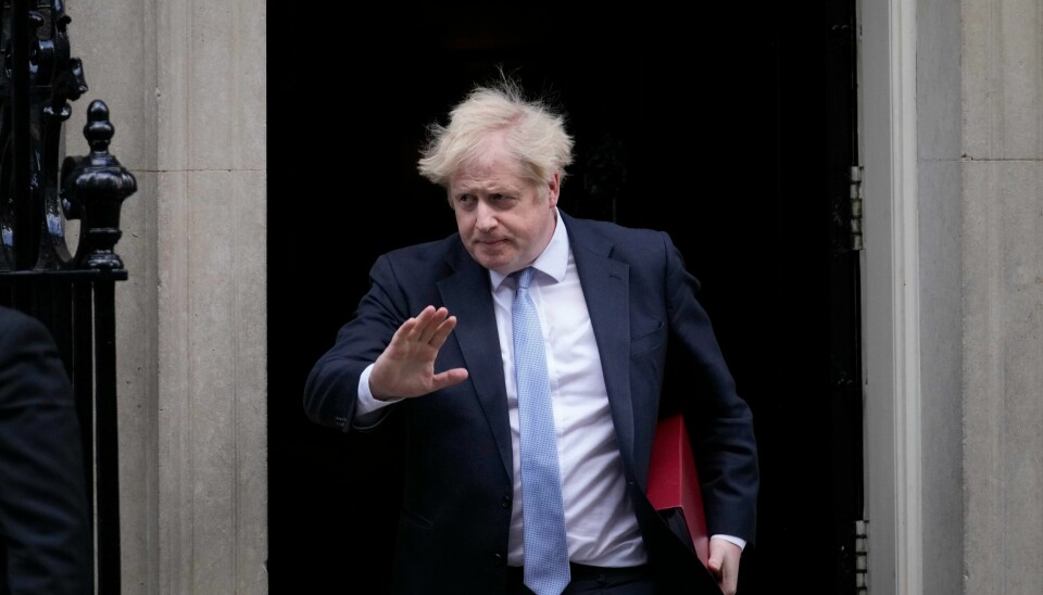 Et hittil ukjent bilde som antyder at julequizen på Boris Johnsons kontor i 2020 var festligere enn tidligere antatt, bidrar til at presset mot den britiske statsministeren øker. Storbritannias statsminister Boris Johnson. Foto: Matt Dunham / AP / NTB