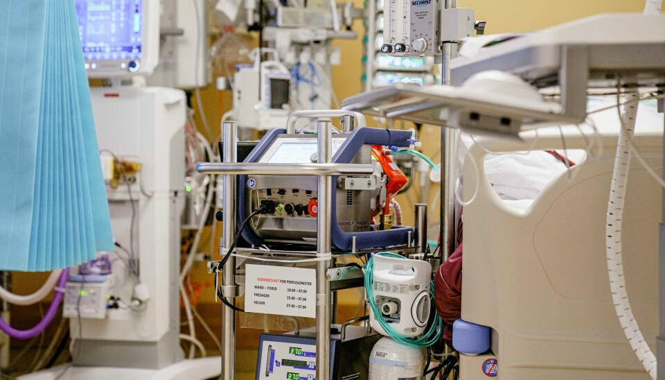 Illustrasjonsfoto. Blant koronapasientane som blir innlagde på sjukehus no, er det færre som treng intensivbehandling enn for to månader sidan. Foto: Stian Lysberg Solum / NTB / NPK