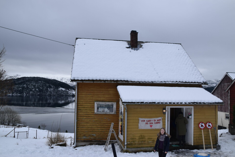 Huset aksjonistene bor i kan bli revet for å gi plass til gruvedrift. Hus