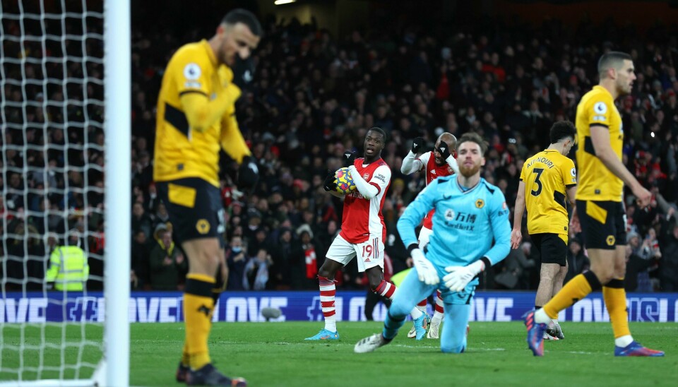 Nicolas Pépé feirer sin utligning for Arsenal i hjemmeseieren mot Wolverhampton. På overtid skjøt Lacazette ballen via Wolves-keeper Jose Sa og i mål. Nicolas Pépé feirer sin utligning for Arsenal i hjemmeseieren mot Wolverhampton. Foto: Ian Walton, AP / NTB
