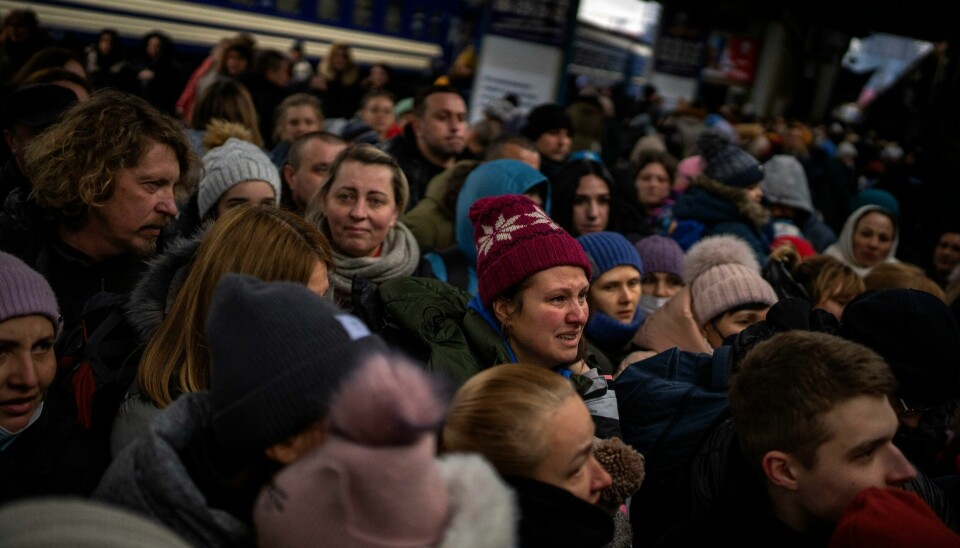 Ukrainere i Kyiv prøver å komme på et tog som skal til Lviv, vest i Ukraina. Høyre, Venstre, FrP og KrF vil i formannskapet i Stavanger foreslå at Stavanger kommune skal gi fem millioner kroner til Flyktninghjelpen. Ukrainere i Kyiv prøver å komme på et tog som skal til Lviv, vest i Ukraina. Høyre, Venstre, FrP og KrF vil i formannskapet i Stavanger foreslå at Stavanger kommune skal gi fem millioner kroner til Flyktninghjelpen.