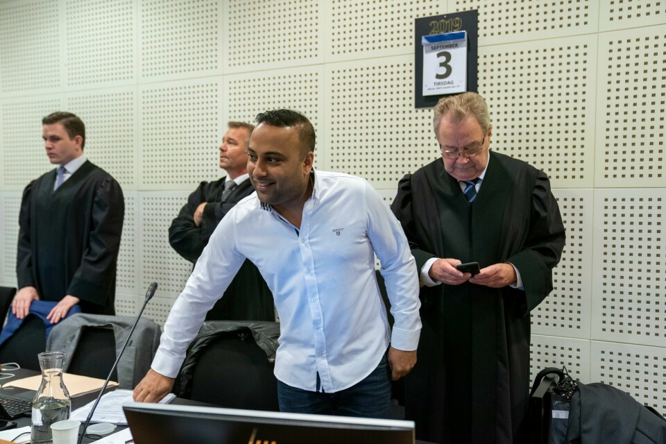 Hovedtiltalte Sajjad Husain (44) var sjef og eier av dagligvarekjeden Lime, og har stått tiltalt for blant annet menneskehandel. Hovedtiltalte Sajjad Husain (44) var sjef og eier av dagligvarekjeden Lime, og har stått tiltalt for blant annet menneskehandel. Foto: Heiko Junge / NTB