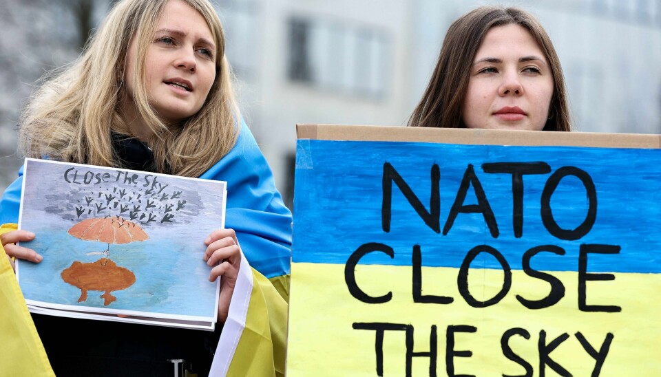 Putin kunne ikke ha valgt et bedre tidspunkt å destabilisere Europa, skriver spaltisten. Her fra en demonstrasjon utenfor Natos hovedkvarter i Brussel. Putin kunne ikke ha valgt et bedre tidspunkt å destabilisere Europa, skriver spaltisten. Her fra en demonstrasjon utenfor Natos hovedkvarter i Brussel.