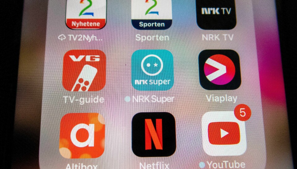 TV 2 og Altibox forhandler om en ny TV-avtale og må bli enige innen utgangen av mars. Flere leste nyheter på nett i fjor, samtidig flatet andelen som så på lineær-TV og lyttet til radio ut.Foto: Gorm Kallestad / NTB