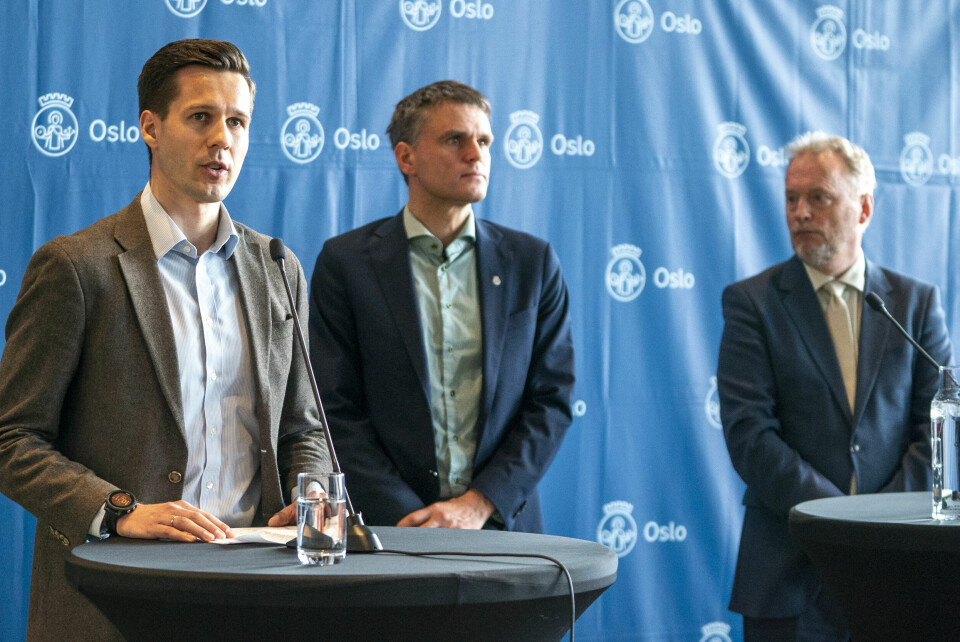 Byrådsleder Raymond Johansen t.h..,Finansbyråd Einar Wilhelmsen (MDG) og Martin S. Lundby visekonsernsjef og konserndirektør vekst og investeringer i Hafslund Eco t.v. under pressekonferansen om en stor transaksjon i energisektoren og karbonfangst på Klemetsrud. Byrådsleder Raymond Johansen (Ap) (t.h.), finansbyråd Einar Wilhelmsen (MDG) (i midten) og Martin S. Lundby, visekonsernsjef og konserndirektør for vekst og investeringer i Hafslund Eco, under pressekonferansen om karbonfangst på Klemetsrud. Foto: Terje Pedersen / NTB