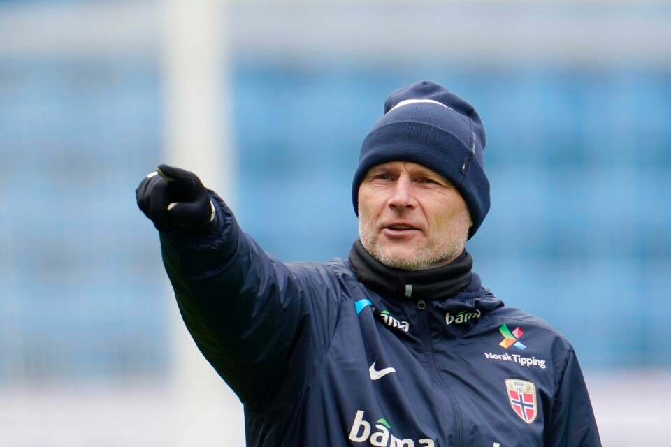 Landslagssjef Ståle Solbakken under trening før privatlandskamp mot Slovakia. Landslagssjef Ståle Solbakken under trening før privatlandskamp mot Slovakia.Foto: Lise Åserud / NTB