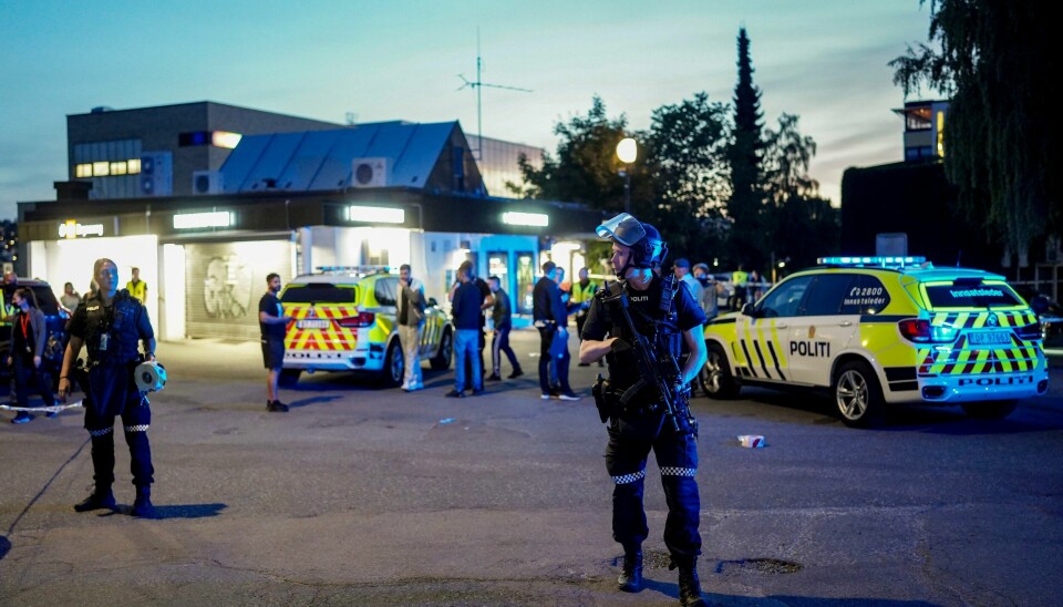 En 23 år gammel mann er dømt etter skytingen på Brynseng T-banestasjon i august i fjor.En person er skutt ved Brynseng T-banestasjon i Oslo. En person ble skutt ved Brynseng T-banestasjon i Oslo mandag kveld. Foto: Fredrik Hagen / NTB