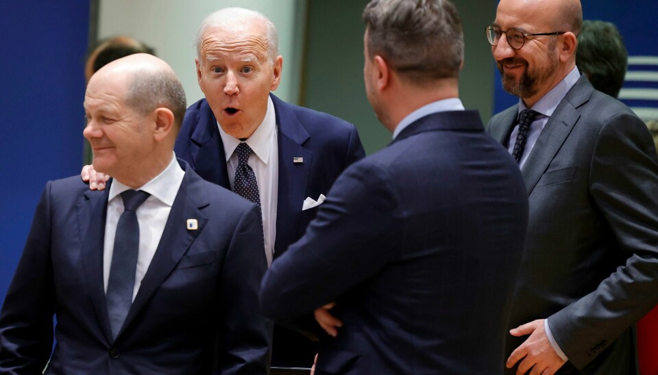 Tysklands statsminister Olaf Scholz (t.v.) vil frigjøre seg fra Vkadimir Putins kull- og oljeleveranser, men sliter med å kutte gassimporten. Her er han med USAs president Joe Biden, som tidligere har sagt at oljeembargo mot Russland kan bli aktuelt. Tysklands statsminister Olaf Scholz (t.v.) vil frigjøre seg fra Putins kull- og oljeleveranser, men sliter med å kutte gassimporten. Her er han med USAs president Joe Biden, som tidligere har sagt at oljeembargo mot Russland kan bli aktuelt. Foto: Olivier Matthys / AP / NTB