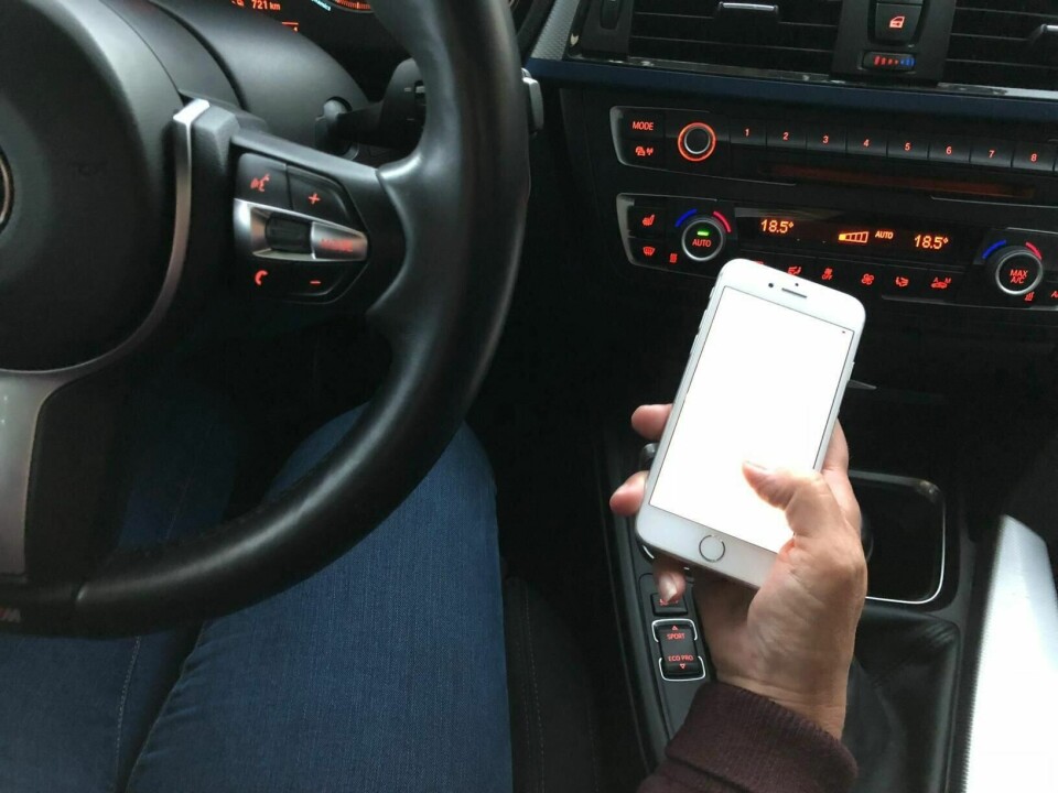 Akkurat som fyllekjørere, tror ikke mobilbrukere at kjøringen blir påvirket av mobilbruken. I trafikken er det dessverre dagligdags å bryte lover og regler som setter andres liv i fare.