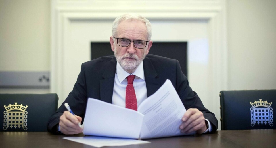 Labour-leder Jeremy Corbyn (69) er utskjelt blant mange konservative og høyreorienterte briter, som kaller ham en «marxist». Corbyn har tidligere erklært seg selv som en pasifist.