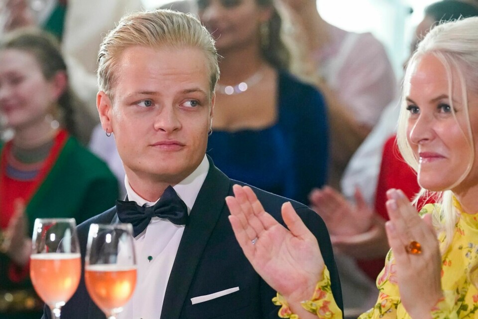 Marius Borg Høiby og hans mor kronprinsesse Mette-Marit under regjeringens festarrangement i forbindelse med prinsesse Ingrid Alexandras myndighetsdag i 2022. Marius Borg Høiby og hans mor kronprinsesse Mette-Marit under regjeringens festarrangement i forbindelse med prinsesse Ingrid Alexandras myndighetsdag i 2022.