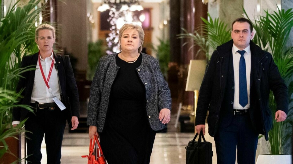 Statsminister Erna Solberg møter pressen på hotell Europa tirsdag morgen, i forbindelse med hennes deltakelse ved International Arctic Forum i St. Petersburg.
