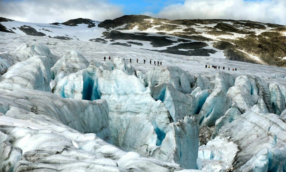 Isbreer verden rundt smelter raskere enn man antok for få år siden. Også norske breer. Her Austdalsbreen, en av utløperne fra Jostedalsbreen, i 2015.