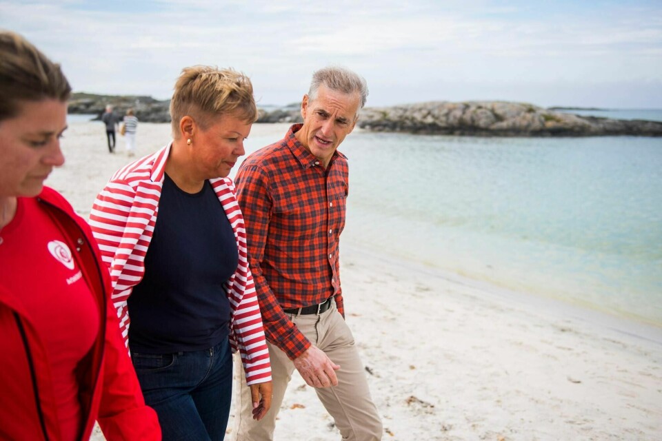 Hege Haukeland Liadal (i midten) sammen med partileder Jonas Gahr Støre på Karmøy under valgkampen 2017.