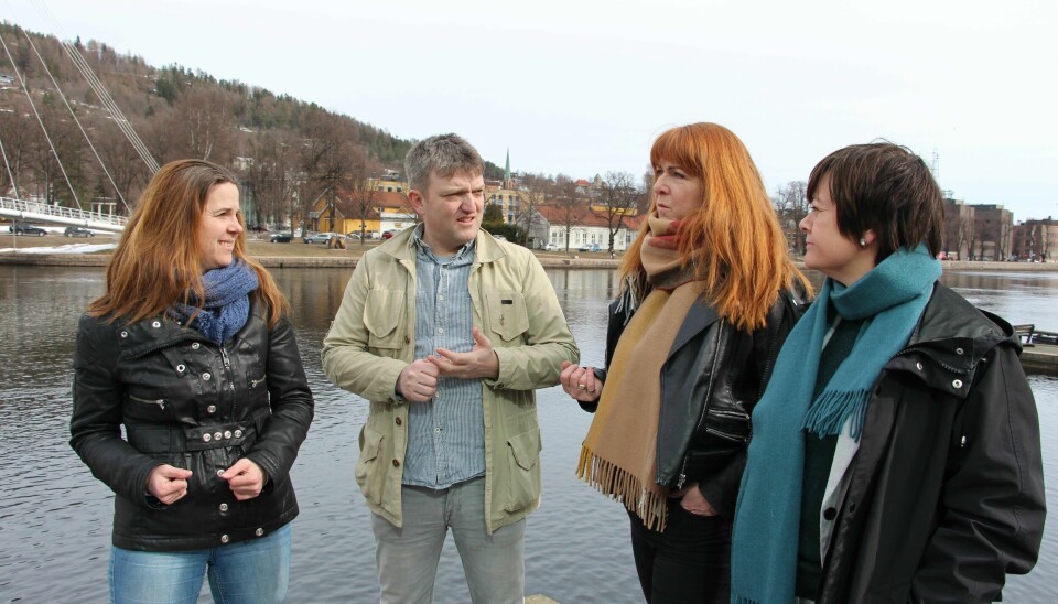 Venstre vil ha elektriske hurtigbåter i rute på Drammensfjorden så snart det lar seg gjøre. Fra venstre: Solveig Schytz, førstekandidat i Viken Venstre, Anders Wengen, førstekandidat i Drammen Venstre, Elisabeth Holter-Schøyen, førstekandidat Asker Venstre og Tove Hofstad, førstekandidat i Lier Venstre.