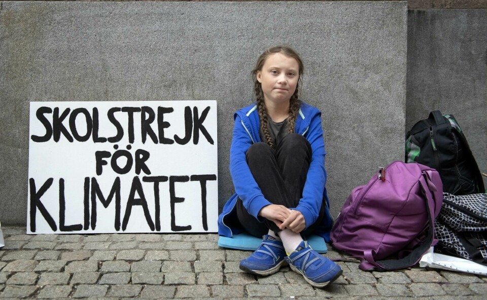 Greta Thunberg. STOCKHOLM, SVERIGE 20180822.
Greta Thunberg på 15 år er i streik fra skolen, hun sitter utenfor Riksdagen i Stockholm, og tenker å fortsette med det helt frem til valget.
- Siden ingen andre gjør noe med klimaet, så vil jeg gjøre det. Det er mitt moralske ansvar å gjøre noe, sier hun.
Foto: Jessica Gow/TT NYHETSBYRÅN / NTB scanpix