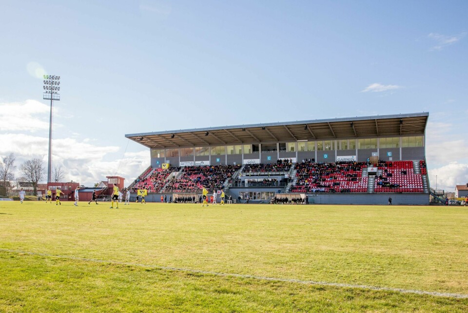 MFK fikk det tungt i kampen mot Nardo på Melløs. Her fra serieåpningen mot Arendal i 2016.