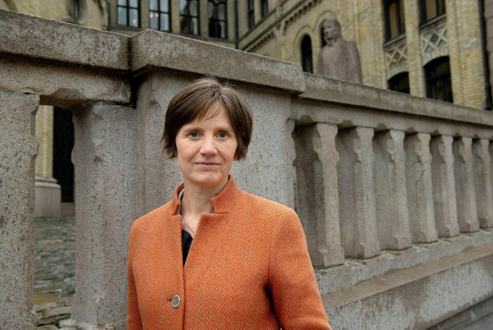 – Dette har gått altfor langt. Følg instinktene dine, stol på deg selv og reis til fødeavdelingen når du mener tida er inne, sier Sps Kjersti Toppe, som i dag vil holde appell foran Stortinget og støtte Bunadsgeriljaens krav om trygg fødselsomsorg der kvinner bor og vil føde barn.