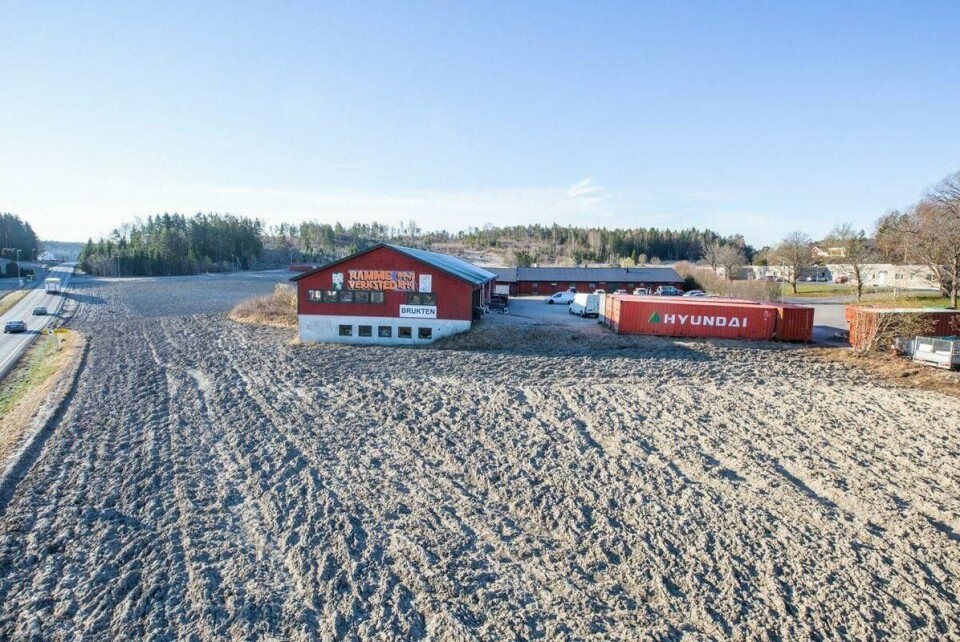TIL SALGS: Byggene som huser Rammeverkstedet og Brukten på Ørmen skal selges.