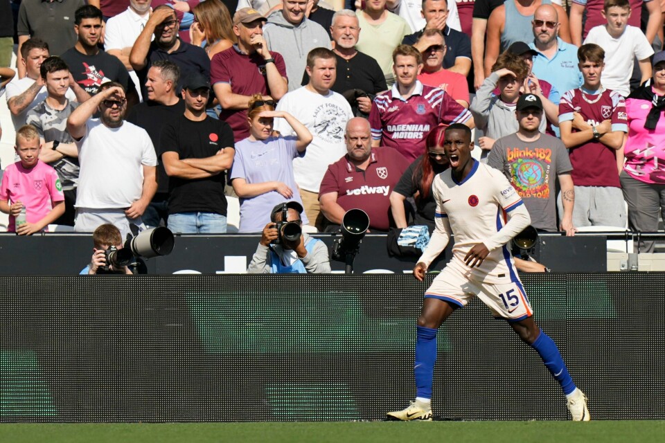 Nicolas Jackson scoret to ganger i Chelseas seier over West Ham. Nicolas Jackson scoret to ganger i Chelseas seier over West Ham. Foto: Alastair Grant / AP / NTB